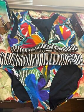 Colorful Abstract Print Bikini Set with Striped Trim